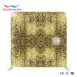 Fond de scène droit brillant à motif grille dorée effet miroir BannerKing pour anniversaire, mariage, cérémonie, décoration et photomaton - Product Image 4