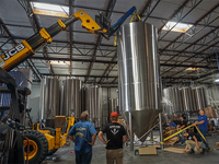 2000L 3000L 4000L 5000L 10000L 500 Hl Veste conique sous pression Fermenteur de bière artisanale Système d'équipement de fermentation à vendre