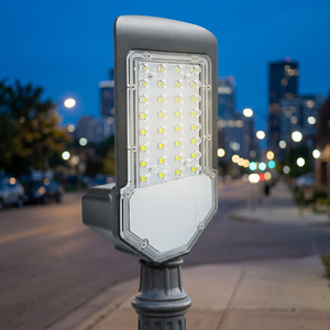 Lampadaire LED 36W à Haute Luminosité avec Lentille, Éclairage Extérieur Étanche pour Sécurité, Lampe de Route Économe en Énergie pour Zones Extérieures - Product Image 1