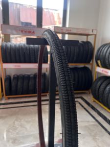 Chambre à air de vélo de haute qualité fabriquée au Vietnam, en caoutchouc naturel, 26x1x3-8, garantie de 12 mois - Product Image 2