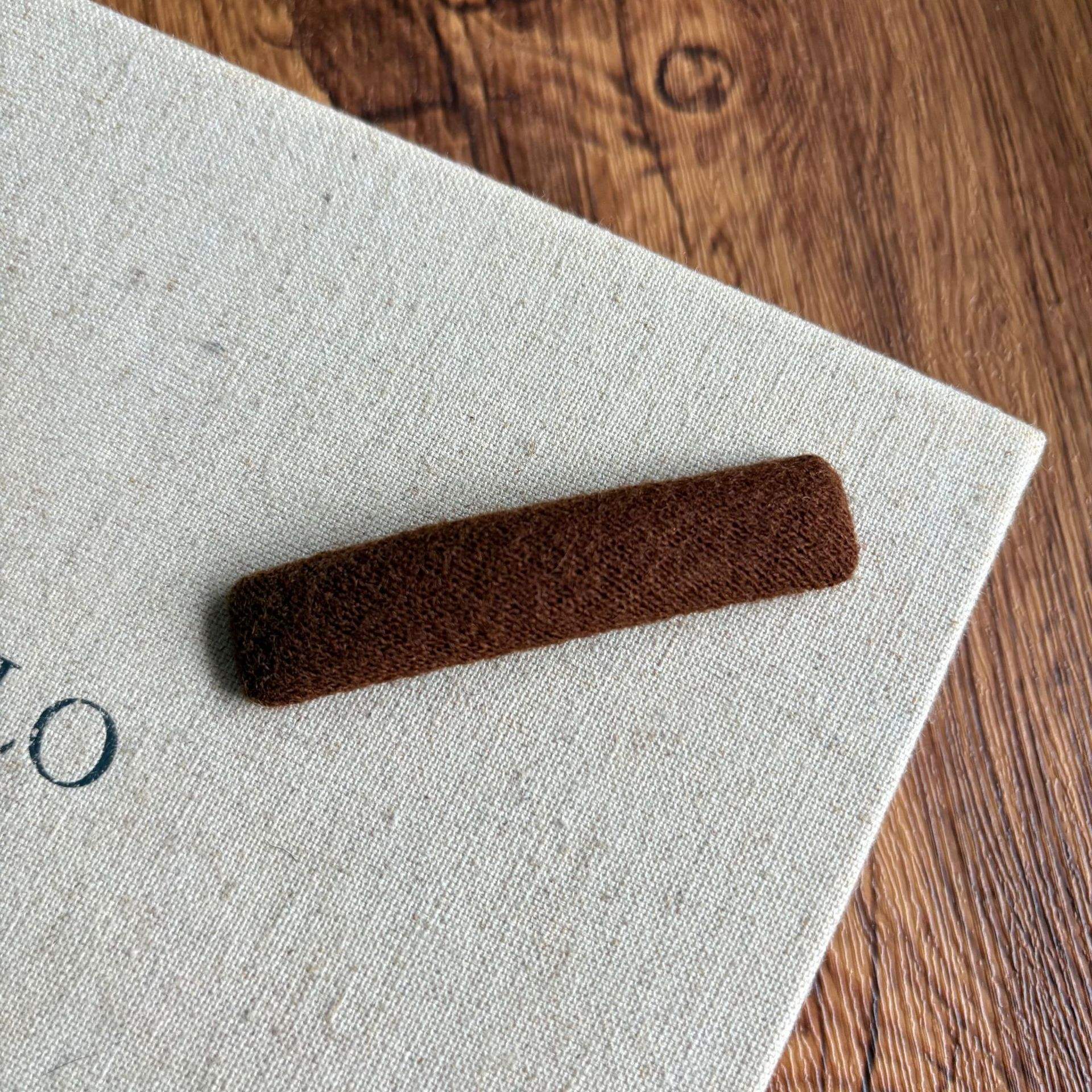 สีน้ำตาล