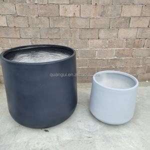 ชุดปลูกต้นไม้แขวนในร่ม/กลางแจ้งคุณภาพสูง ปี 2024  แบบโมเดิร์นเคลือบเงา  ทำจากไฟเบอร์  เป็นมิตรกับสิ่งแวดล้อม พร้อมระบบระบายน้ำ  เหมาะสำหรับห้างสรรพสินค้า - Product Image 2