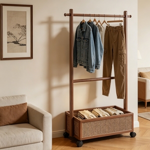 Porte-vêtements en bois moderne avec roulettes pour une mobilité aisée, idéal pour les chambres, les appartements, les salons et les hôtels - Product Image 2