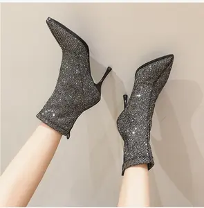 Üretici mikrofiber üst son tasarım gümüş pub sivri burun çizmeler kadınlar seksi yüksek topuk ayak bileği bling bayan botları