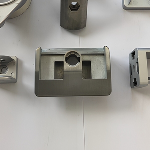 Pièces de pompe en aluminium moulé sous pression durables, traitement avec <span class=keywords><strong>peinture</strong></span> <span class=keywords><strong>antirouille</strong></span> et usinage CNC, service de composants de précision - Product Image 3