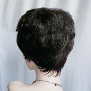 Perruque complète en dentelle pour femme, style court bouclé, pour mamans d'âge moyen et personnes âgées, volumineuse, aspect naturel, dissimule les cheveux - Product Image 4
