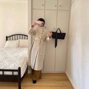 2025 con collo alto a molla Trench da <span class=keywords><strong>donna</strong></span> in stile coreano semplice ampio e aderente con cintura lungo Casual da <span class=keywords><strong>donna</strong></span> - Product Image 4