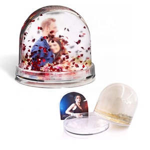 Cadre <span class=keywords><strong>Photo</strong></span> de globe de <span class=keywords><strong>neige</strong></span> en plastique de grande taille de haute qualité avec aimant dôme paillettes <span class=keywords><strong>effet</strong></span> d'eau cadeau élégant Marco De Fotos - Product Image 1