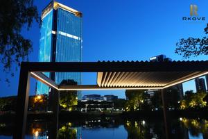 มอเตอร์ไฟฟ้าสำหรับบานเกล็ดปรับระดับได้รุ่น RKOVE E Series พร้อมไฟ LED ในตัวและระบบระบายน้ำแบบซ่อน - Product Image 5
