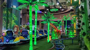 צבע חם משתנה עץ פלסטיק דקל מותאם אישית גדול הוביל עץ קוקוס אור מלאכותי עץ דקל - Product Image 6