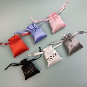 Pochettes en satin colorées pour bijoux, sacs cadeaux en soie douce personnalisés avec cordon de serrage pour mariage et fête, sacs de shopping personnalisés avec logo - Product Image 4