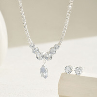 Haut de Gamme Zircon Clavicule Chaîne Collier Boucles D'oreilles Ensemble-Vente En Gros Accessoires, Style De Luxe Léger