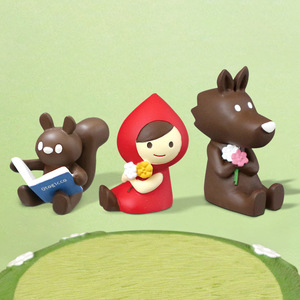 Figurine Little Red Riding Hood And Squirrel Resin Cartoon Home Decoration Craft - Product Image 2