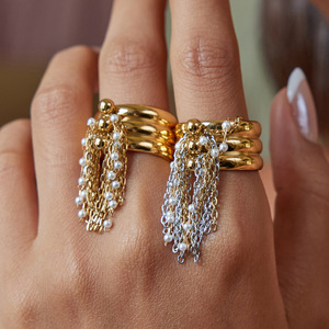 Bague ouverte élégante en acier inoxydable doré avec chaîne de perles et pompon, bijou de mode féminin, accessoire de fête - Product Image 2