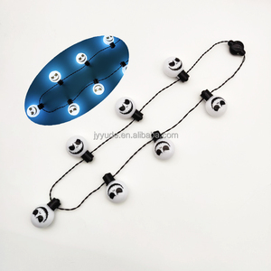 Collar LED de 13 Luces con Forma de Fantasma de Halloween de Dreidel Company, Funciona con Pilas, Accesorio de Disfraz - Product Image 1