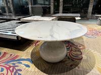 Table basse en pierre naturelle de luxe - Table basse ronde en marbre - Table basse légère de luxe haut de gamme pour salon, usage domestique, nouveau modèle