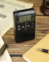Kompaktes digitales Taschenradio mit Wecker für Pendler, Spaziergänge und Reisen