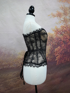 Encantador Top Corsé Estructurado con Cuello Halter en V, Encaje Floral y Varillas, Ideal para Sesiones de Estudio y Atuendos de Noche - Product Image 2