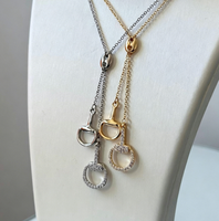 Collier Lariat Mors de Cheval Plaqué Or, Pendentif Y en Acier Inoxydable avec Zircon Cubique Pavé, Bijoux Équestres Western