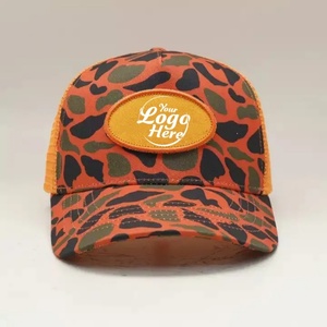 Casquette de camionneur en maille camouflage orange à 5 panneaux, personnalisée avec impression par sublimation et patch brodé camouflage, vente en gros à prix abordable - Product Image 2