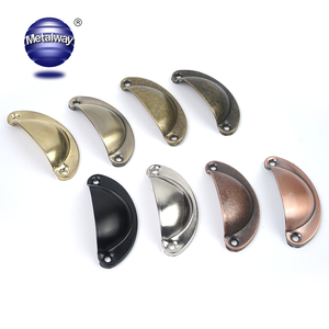 Kenop Laci Setengah Lingkaran Antik, Gagang Pintu Kabinet Dapur Logam Perunggu Klasik untuk Kamar Tidur, Hotel, dan Meja Rias - Product Image 4