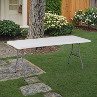 Meubles de jardin modernes et légers pour l'extérieur, table à manger pliante en plastique HDPE avec plateau blanc de 6 pieds