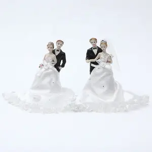 人形のおもちゃの装飾品の装飾花婿と花嫁の樹脂アニメフィギュアおもちゃウェディングケーキトッパー