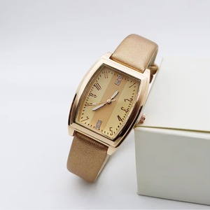 Reloj de Mujer Deportivo de Moda Antigua de Lujo Cuadrado Retro, Números con Incrustaciones de Diamantes, Movimiento de Cuarzo, Correa de Cuero y Aleación de Acero Inoxidable - Product Image 2