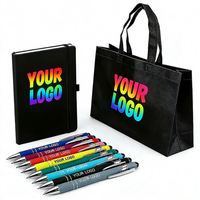 Stylo publicitaire de luxe en métal jaune avec pointe tactile pour tablette, personnalisable avec logo, idéal pour la promotion et les cadeaux d'entreprise.