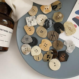 2025 falda ecológica para mujer botones decorativos de resina 2-4 agujeros abrigo de costura a mano botón Irregular de resina - Product Image 2