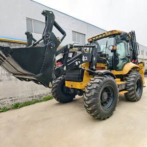 Mini-pelleuse 4x4, rétrocaveuse 4CX, style JCB, avec moteur, boîte de vitesses et composants essentiels, chargeuse sur pneus - Product Image 1