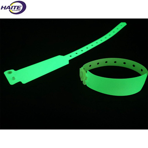 Produit tendance 2026 Bracelet en PVC fluorescent en forme de L Logo personnalisé Articles de festival colorés <span class=keywords><strong>Personnalisable</strong></span> - Product Image 5