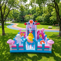 Château gonflable géant pour enfants, trampoline extérieur avec toboggan, lit de saut gonflable, idéal pour la location d'événements et les activités en plein air.