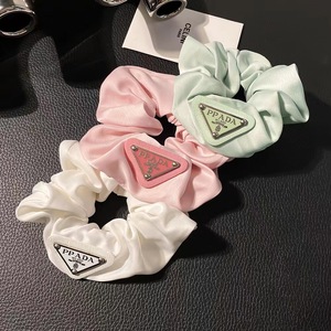 Élastiques à <span class=keywords><strong>cheveux</strong></span> de marque de créateur avec grande lettre P, accessoires en satin pour femmes, chouchous personnalisables avec logo, élastiques à <span class=keywords><strong>cheveux</strong></span> <span class=keywords><strong>vintage</strong></span> très élastiques - Product Image 3