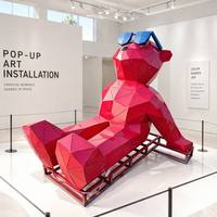 Icona Pop Art Vibrante - Orso Rosso Sfaccettato su Misura per Spazi Commerciali di Grande Impatto, Sculture da Esterno in Acciaio Inossidabile