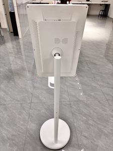 Téléviseur intelligent Android portable de 32 pouces avec roues, écran tactile rotatif à 10 points, moniteur sans fil alimenté par batterie pour usage mondial - Product Image 5