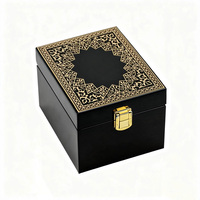 Boîte en bois haute brillance de luxe avec motif arabe pour le parfum