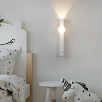 Applique murale minimaliste en fer, lumière de chambre à coucher, abat-jour blanc, bande LED, lampe linéaire, petite lampe Macaron à intensité variable