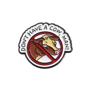 En gros, Broche en alliage en métal, motif <span class=keywords><strong>vache</strong></span> 'Buddy I Have No Blood Cow', design animalier créatif, pour accessoires vestimentaires élégants - Product Image 1