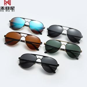 Lunettes de soleil polarisées en métal pour hommes, style européen et américain, pour la pêche et la conduite, verres en verre, modèle 8288 - Product Image 1