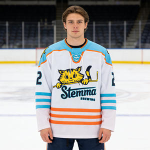 Ropa de Hockey Personalizada con Parche Bordado 'C' del Capitán, Servicio OEM, Camisetas Unisex 100% Poliéster, Marca PUCKPROS, Tela de 220g - Product Image 1