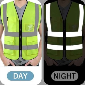 Chalecos DE SEGURIDAD reflectantes de alta calidad Ajuste ergonómico y colores brillantes Garantizar la seguridad de los trabajadores en la construcción y la seguridad vial - Product Image 4