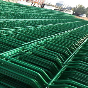 Factory Price Double Wire Mesh Vertical Strip Pvc Wpc for 3d Panel <strong>5</strong> mm <strong>Fence</strong> With Plastic Insert