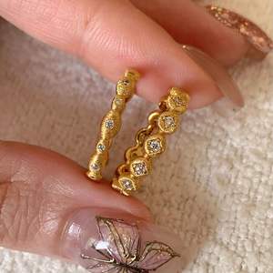 Bague en argent pur S925, style antique brossé, avec diamant en forme de larme taille princesse, luxe léger, style palais haut de gamme - Product Image 2