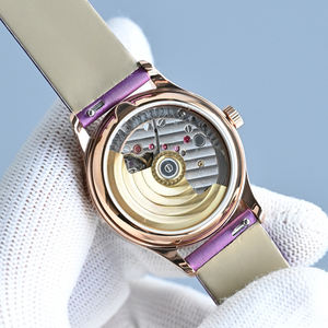 Reloj de Lujo Ligero y Elegante para Mujer, Caja en Tono Rosa, Bisel con Detalles de Diamantes, Correa de Satén Magenta Púrpura, Reloj de Pulsera Elegante para Uso Diario - Product Image 5