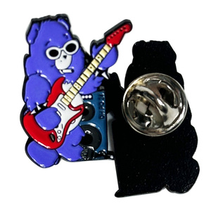 Spilla smaltata personalizzata MOQ 1 Pronta per la spedizione Orso viola <span class=keywords><strong>chitarrista</strong></span> per spilla serigrafata per zaino e abbigliamento - Product Image 2