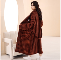 Peignoir à col châle rayé épais et fin, en polyester jacquard, pour hôtel et spa, avec logo personnalisé, vente en gros, unisexe