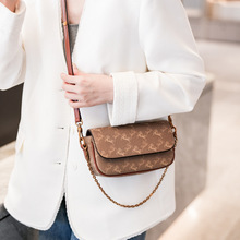 <span class=keywords><strong>Sac</strong></span> à main tendance en PU pour <span class=keywords><strong>femme</strong></span>. Avec décoration en chaîne. Peut être porté en bandoulière. - Product Image 5