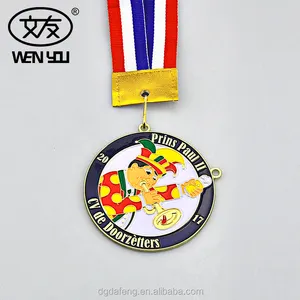 Customized 3D Metal Die Cast Graduation Medallion Enamel Honor Badge Medal Crafted By Manufacturer