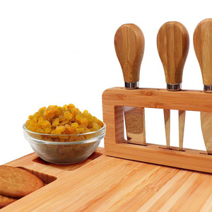Tabla de quesos de bambú, apta para queso, frutas, pan, mantequilla, tabla de cortar multifuncional, estilo occidental - Product Image 3